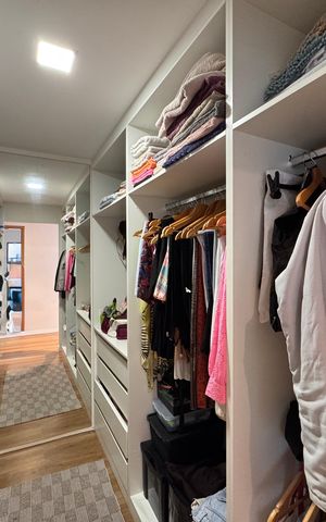 Casa de condomínio à venda com 160m², 4 quartos e 1 vaga Casa de condomínio à venda com 160m², 4 quartos e 1 vagaSuíte Master - Closet