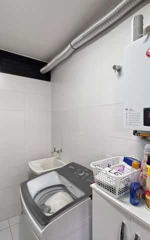 Casa de condomínio à venda com 160m², 4 quartos e 1 vaga Casa de condomínio à venda com 160m², 4 quartos e 1 vagaÁrea de Serviço