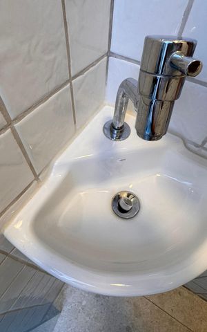 Casa de condomínio à venda com 160m², 4 quartos e 1 vaga Casa de condomínio à venda com 160m², 4 quartos e 1 vagaÁrea externa - Banheiro