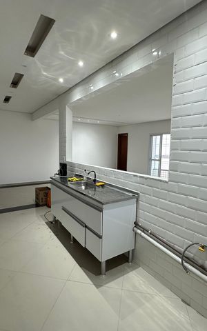 Apartamento para alugar com 257m², 3 quartos e 2 vagas Apartamento para alugar com 257m², 3 quartos e 2 vagasCozinha