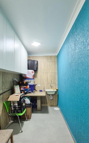 Casa à venda com 269m², 3 quartos e 2 vagas Casa à venda com 269m², 3 quartos e 2 vagasÁrea de Serviço