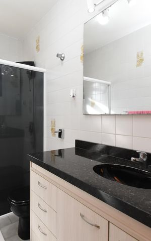Casa à venda com 600m², 2 quartos e 5 vagasBanheiro 