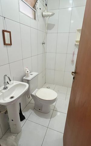 Casa à venda com 400m², 2 quartos e 2 vagas Casa à venda com 400m², 2 quartos e 2 vagasBanheiro