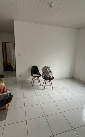 Casa à venda com 400m², 2 quartos e 2 vagas Casa à venda com 400m², 2 quartos e 2 vagasSala