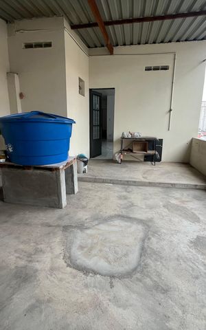 Casa à venda com 400m², 2 quartos e 2 vagas Casa à venda com 400m², 2 quartos e 2 vagasÁrea de Serviço