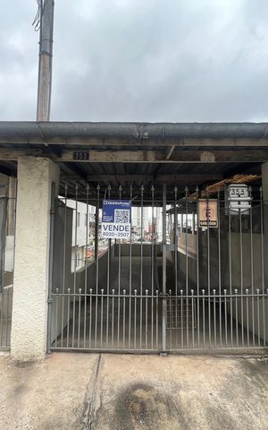 Casa à venda com 400m², 2 quartos e 2 vagas Casa à venda com 400m², 2 quartos e 2 vagasFachada