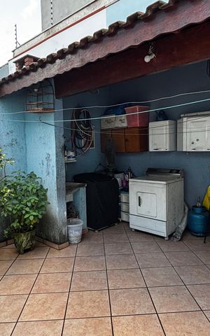 Casa à venda com 108m², 2 quartos e 2 vagas Casa à venda com 108m², 2 quartos e 2 vagasQuintal