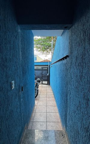 Casa à venda com 108m², 2 quartos e 2 vagas Casa à venda com 108m², 2 quartos e 2 vagasCorredor