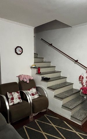 Casa à venda com 108m², 2 quartos e 2 vagas Casa à venda com 108m², 2 quartos e 2 vagasSala