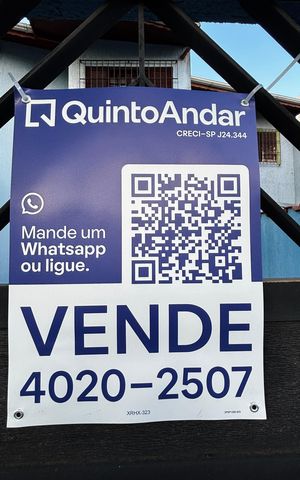 Casa à venda com 108m², 2 quartos e 2 vagas Casa à venda com 108m², 2 quartos e 2 vagasFachada