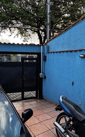 Casa à venda com 108m², 2 quartos e 2 vagas Casa à venda com 108m², 2 quartos e 2 vagasGaragem