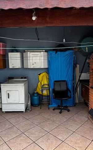 Casa à venda com 108m², 2 quartos e 2 vagas Casa à venda com 108m², 2 quartos e 2 vagasQuintal