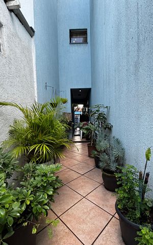 Casa à venda com 108m², 2 quartos e 2 vagas Casa à venda com 108m², 2 quartos e 2 vagasCorredor