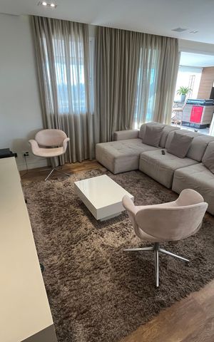 Apartamento à venda com 141m², 3 quartos e 2 vagas Apartamento à venda com 141m², 3 quartos e 2 vagasSala de TV