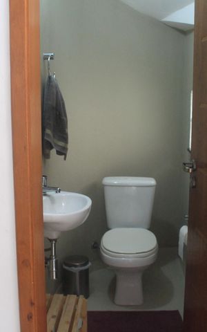Casa à venda com 115m², 2 quartos e 2 vagasLavabo