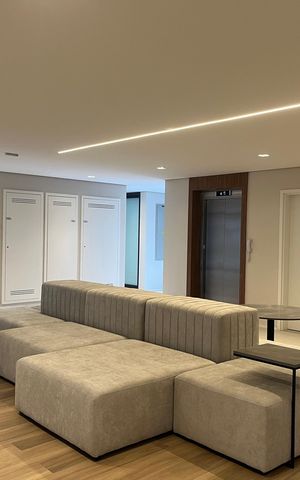 Apartamento à venda com 188m², 4 quartos e 2 vagas Apartamento à venda com 188m², 4 quartos e 2 vagasHall