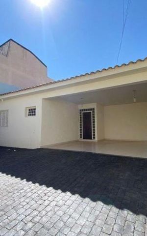 Casa para alugar com 240m², 4 quartos e 4 vagas