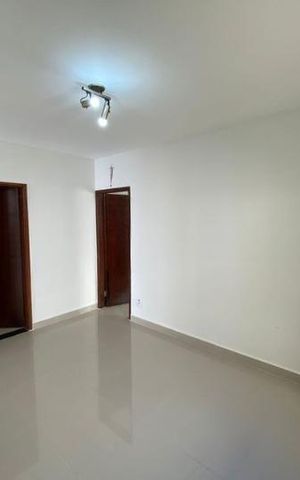 Casa para alugar com 240m², 4 quartos e 4 vagas Casa para alugar com 240m², 4 quartos e 4 vagasSala