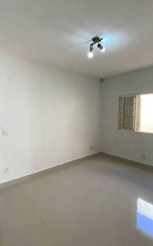 Casa para alugar com 240m², 4 quartos e 4 vagas