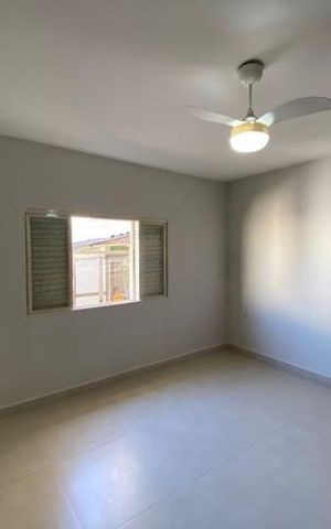 Casa para alugar com 240m², 4 quartos e 4 vagas Casa para alugar com 240m², 4 quartos e 4 vagasQuarto
