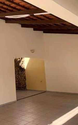 Casa para alugar com 220m², 5 quartos e 6 vagas