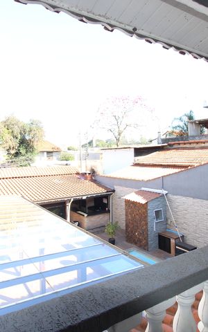 Casa à venda com 160m², 3 quartos e 4 vagasQuarto 1 - Varanda
