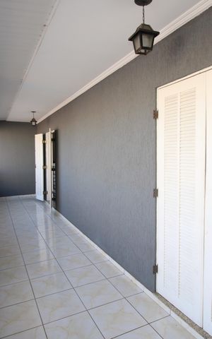 Casa à venda com 160m², 3 quartos e 4 vagasQuarto 1 - Varanda