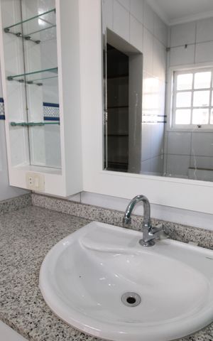 Casa à venda com 160m², 3 quartos e 4 vagasQuarto 1 - Banheiro