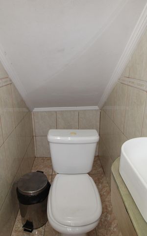 Casa à venda com 160m², 3 quartos e 4 vagasLavabo