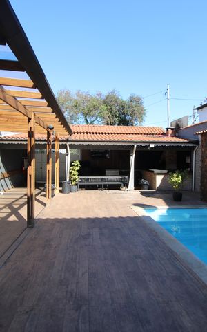 Casa à venda com 160m², 3 quartos e 4 vagasÁrea Comum