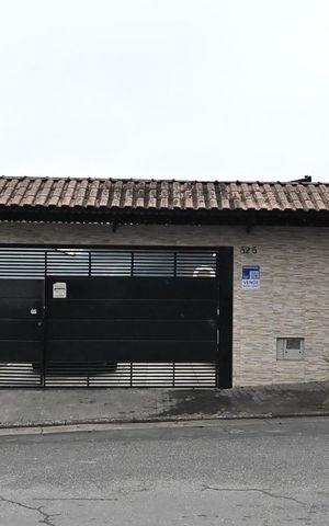 Casa à venda com 280m², 4 quartos e 5 vagasFachada
