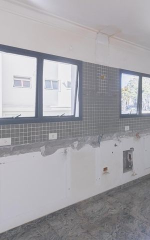 Apartamento à venda com 165m², 4 quartos e 3 vagas Apartamento à venda com 165m², 4 quartos e 3 vagasCozinha