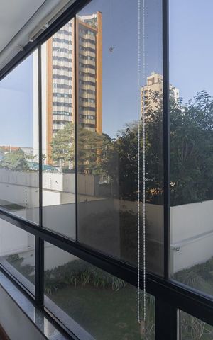 Apartamento à venda com 165m², 4 quartos e 3 vagas Apartamento à venda com 165m², 4 quartos e 3 vagasVaranda da Suíte 1