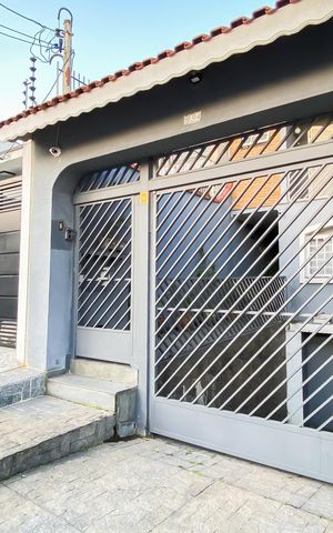 Casa para alugar com 285m², 3 quartos e 5 vagas Casa para alugar com 285m², 3 quartos e 5 vagasFachada