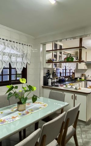 Casa para alugar com 285m², 3 quartos e 5 vagas Casa para alugar com 285m², 3 quartos e 5 vagasCozinha