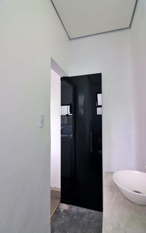 Casa à venda com 200m², 3 quartos e 2 vagasBanheiro de serviço