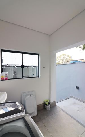Casa à venda com 200m², 3 quartos e 2 vagasÁrea de Serviço