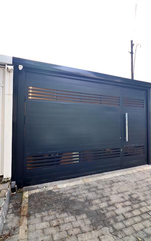 Casa à venda com 200m², 3 quartos e 2 vagasFachada