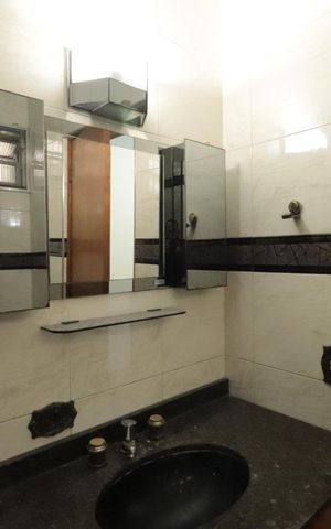 Casa à venda com 215m², 3 quartos e 2 vagasBanheiro da Suíte 2