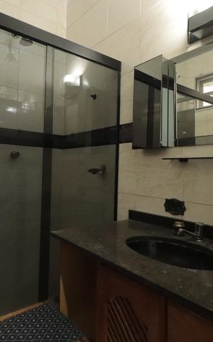 Casa à venda com 215m², 3 quartos e 2 vagasBanheiro da Suíte 2