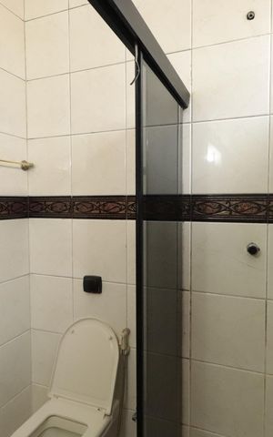 Casa à venda com 215m², 3 quartos e 2 vagasBanheiro da Suíte 1