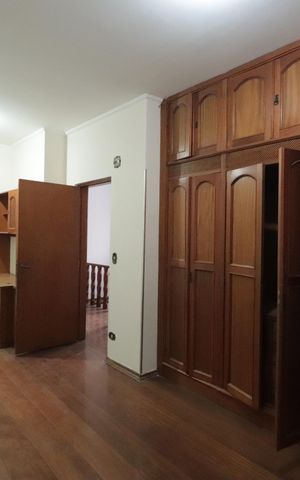 Casa à venda com 215m², 3 quartos e 2 vagasQuarto 2 - Suíte