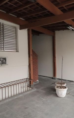 Casa à venda com 215m², 3 quartos e 2 vagasVaranda