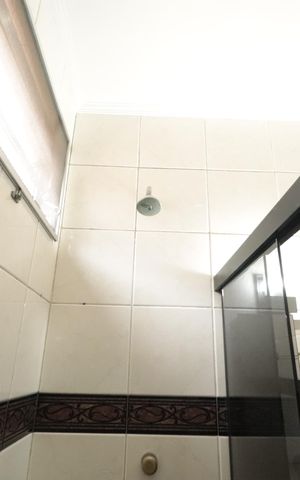Casa à venda com 215m², 3 quartos e 2 vagasBanheiro da Suíte 1
