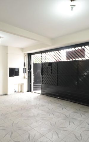 Casa à venda com 215m², 3 quartos e 2 vagasGaragem