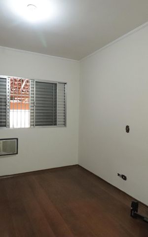 Casa à venda com 215m², 3 quartos e 2 vagasQuarto 2 - Suíte