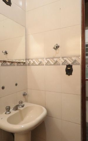 Casa à venda com 215m², 3 quartos e 2 vagasBanheiro Social