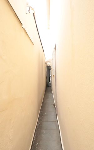 Casa à venda com 215m², 3 quartos e 2 vagasÁrea de Serviço