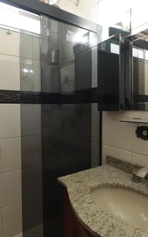 Casa à venda com 215m², 3 quartos e 2 vagasBanheiro da Suíte 1