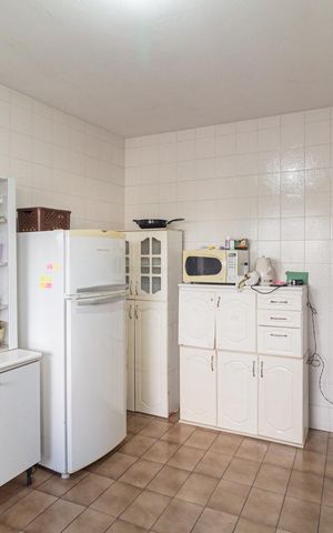 Casa à venda com 230m², 3 quartos e 3 vagas Casa à venda com 230m², 3 quartos e 3 vagasCozinha